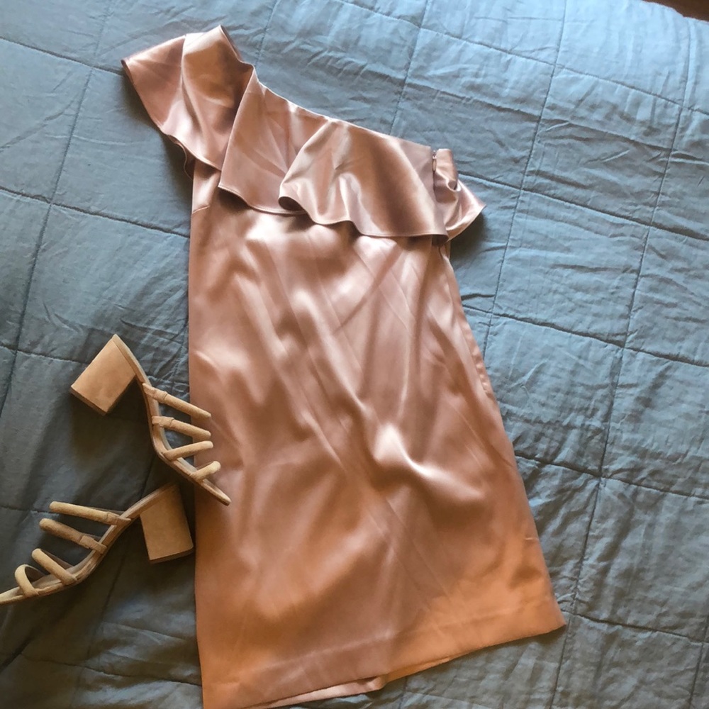 Gianni Bini One Shoulder Peyton Dress 🍾